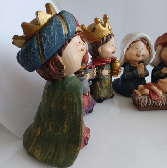 Resin Mini 2.5" Holy Nativity Set Christmas Figures Ornaments Cute Little People - Picture 6 of 7
